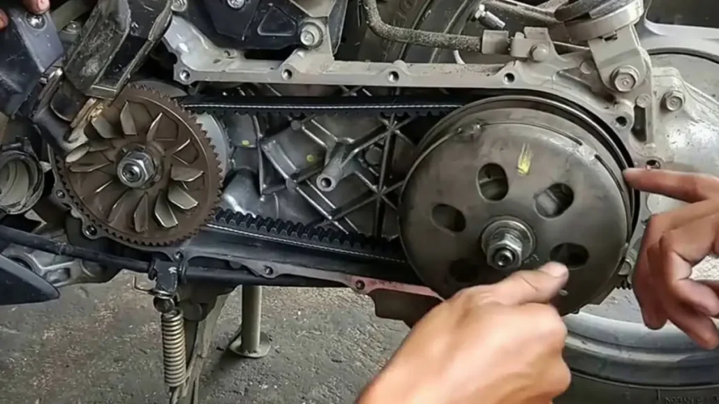fungsi roller pada motor matic